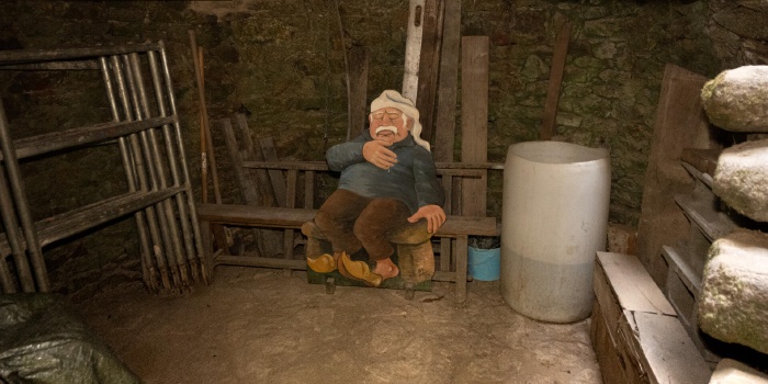 Nettoyage dans et aux abords du moulin et poses d’œuvres